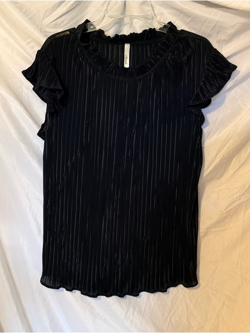 Women's Black Pleated Ruffle Sleeve Top Size Small (JJ5)